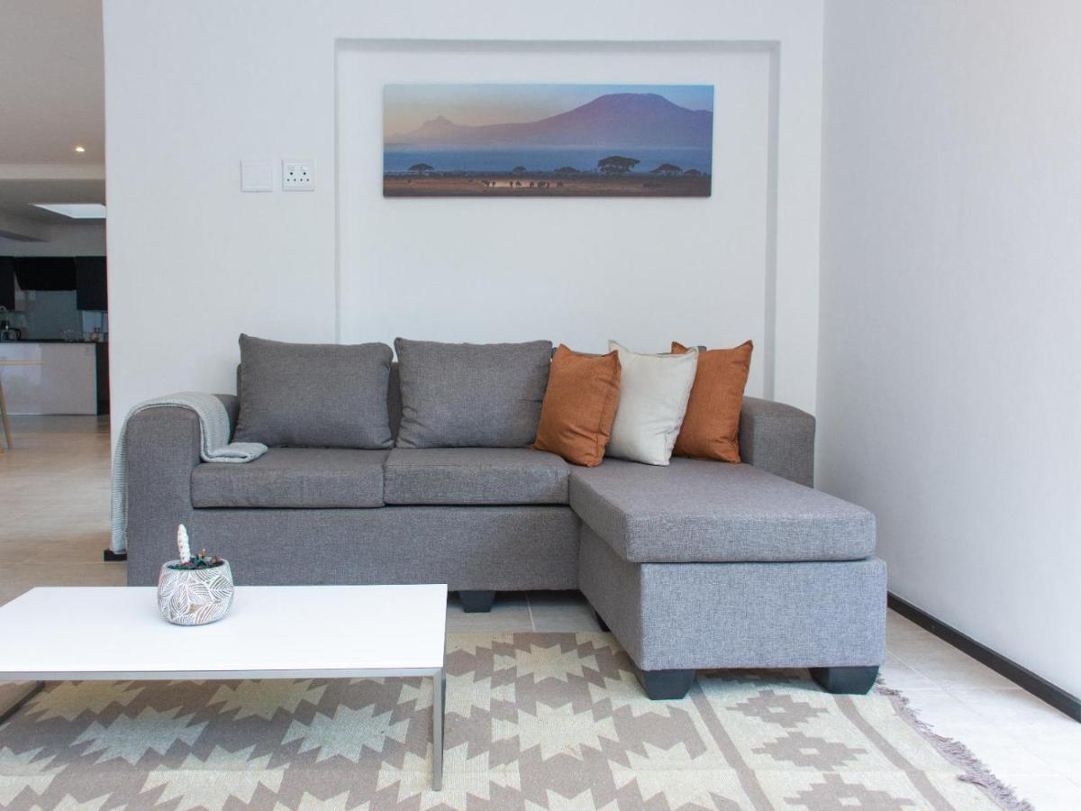 Zwelakho Furnished Apartments The Cube Joanesburgo Exterior foto