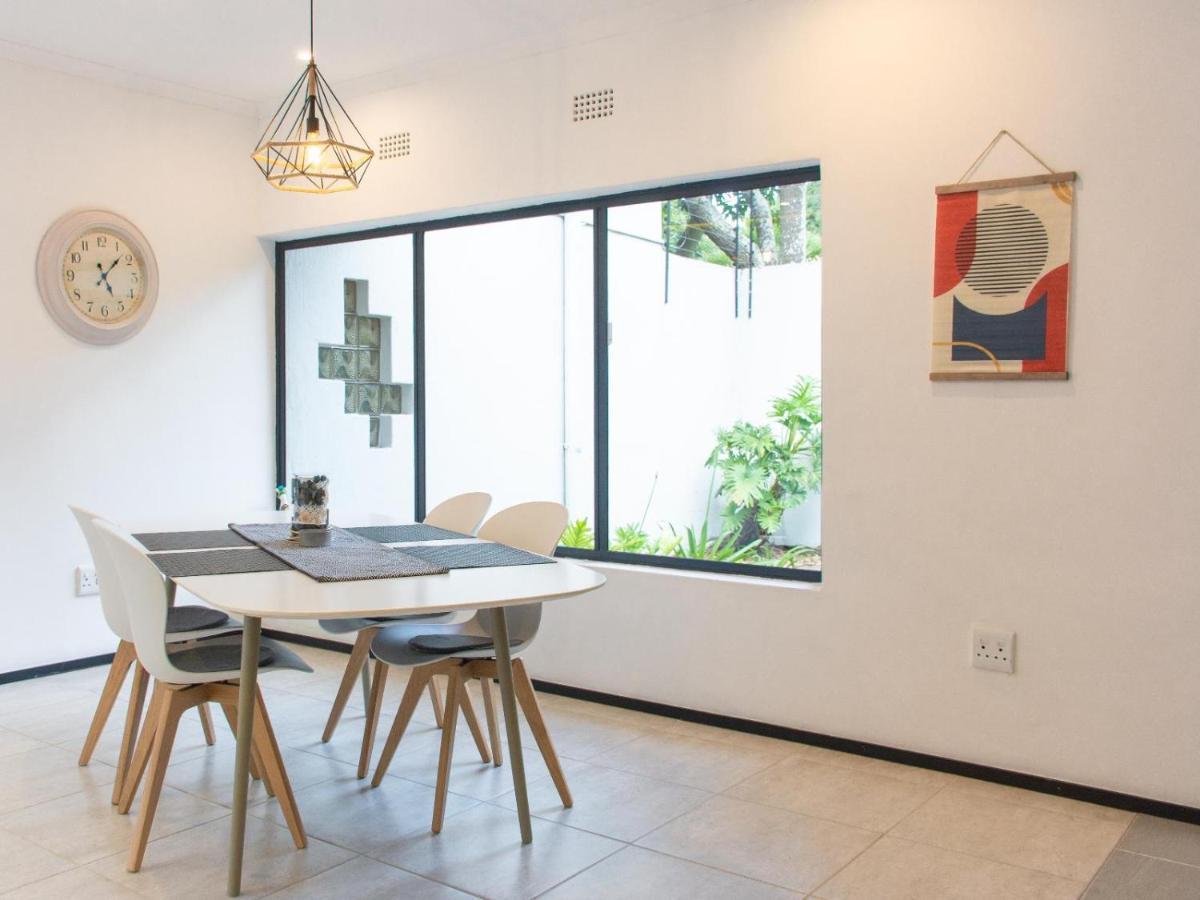 Zwelakho Furnished Apartments The Cube Joanesburgo Exterior foto