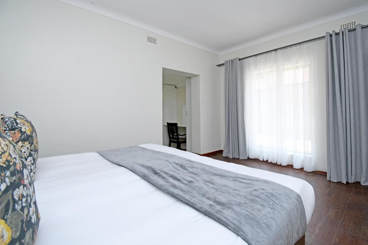 Zwelakho Furnished Apartments The Cube Joanesburgo Exterior foto