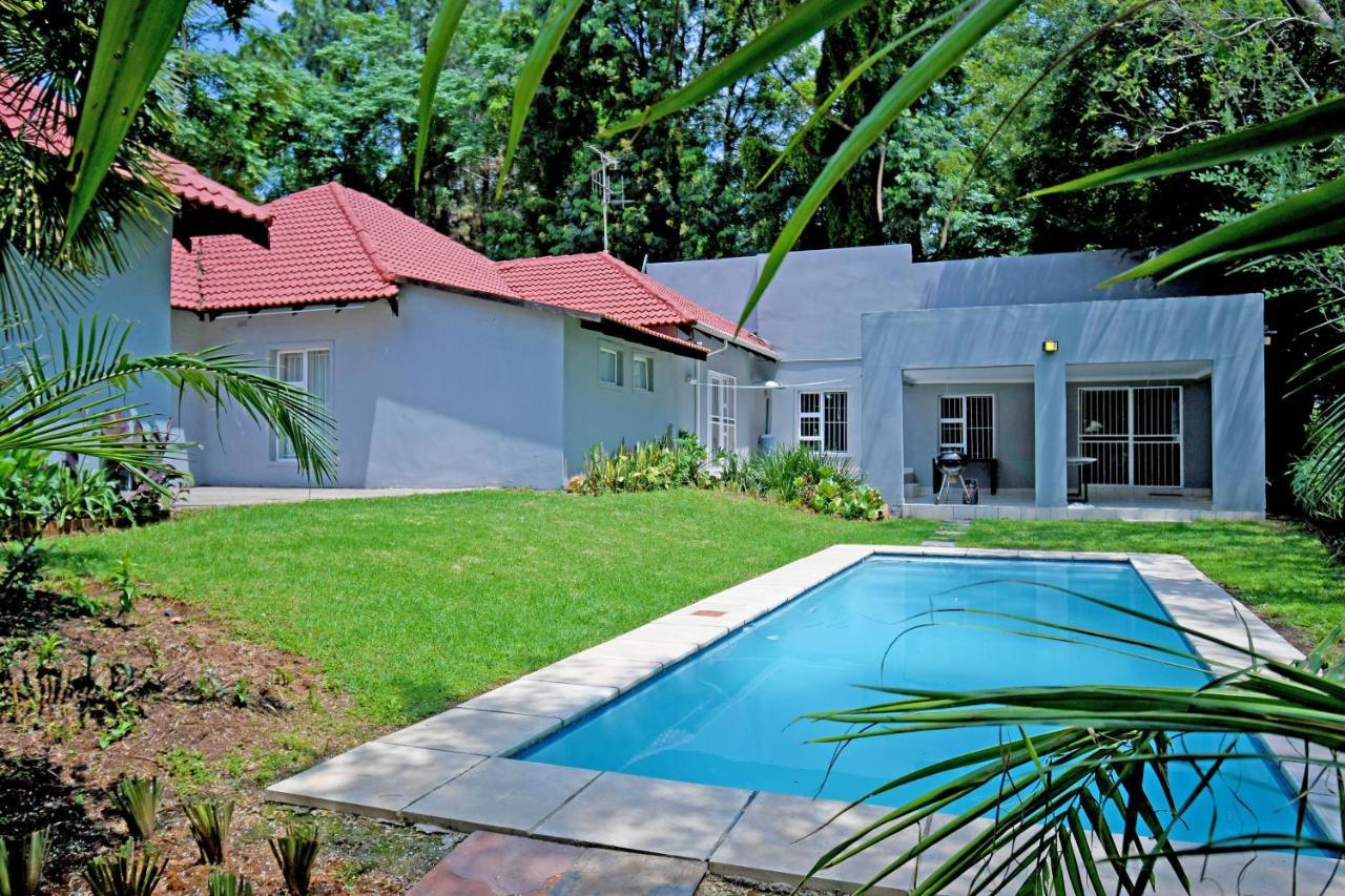 Zwelakho Furnished Apartments The Cube Joanesburgo Exterior foto
