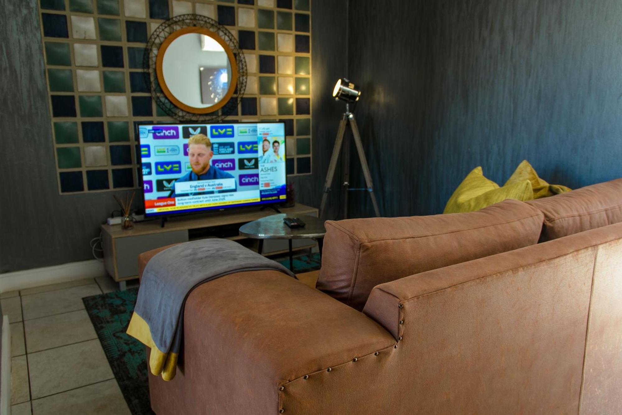 Zwelakho Furnished Apartments The Cube Joanesburgo Exterior foto