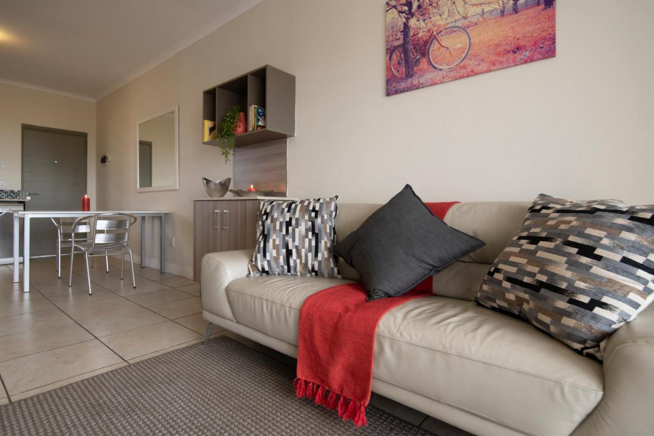 Zwelakho Furnished Apartments The Cube Joanesburgo Exterior foto